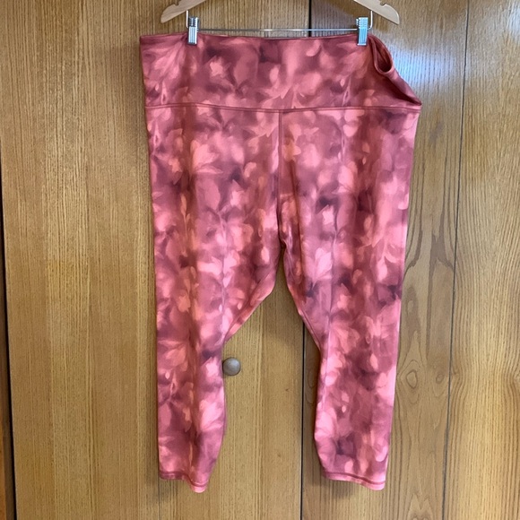 Athleta Pants - Athleta Elation Cropped Pink Floral Leggings Women's Size 3X‎